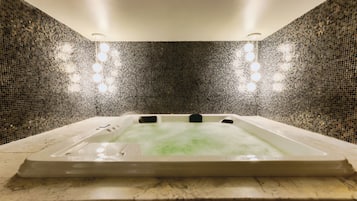 Couples treatment rooms, sauna, hot tub, steam room, body treatments