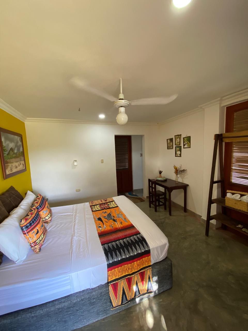 Comfort Single Room, Balcony | Peti besi dalam bilik, dihias secara berasingan 