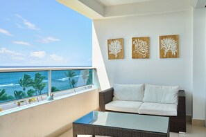 Balcony - Beachfront Condos Las Olas Sleeps 6 (Guayacanes)