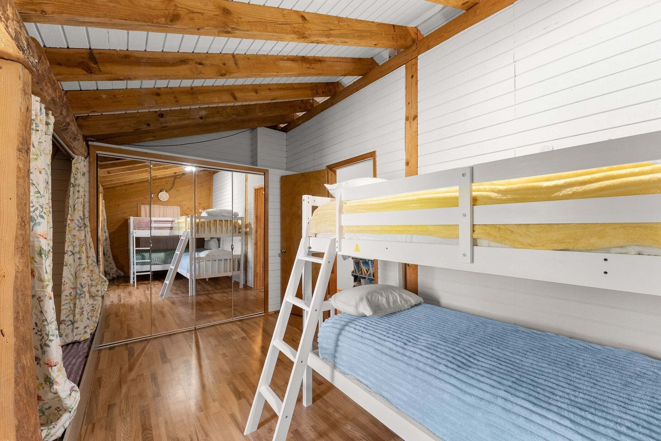 4 Schlafzimmer, Bügeleisen/Bügelbrett, WLAN, Bettwäsche