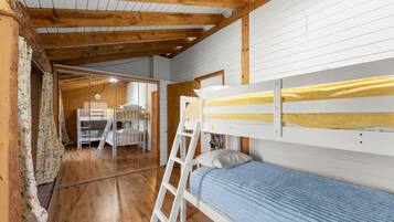 4 Schlafzimmer, Bügeleisen/Bügelbrett, WLAN, Bettwäsche