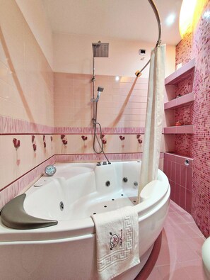 Dusche, Haartrockner, Bidet, Handtücher