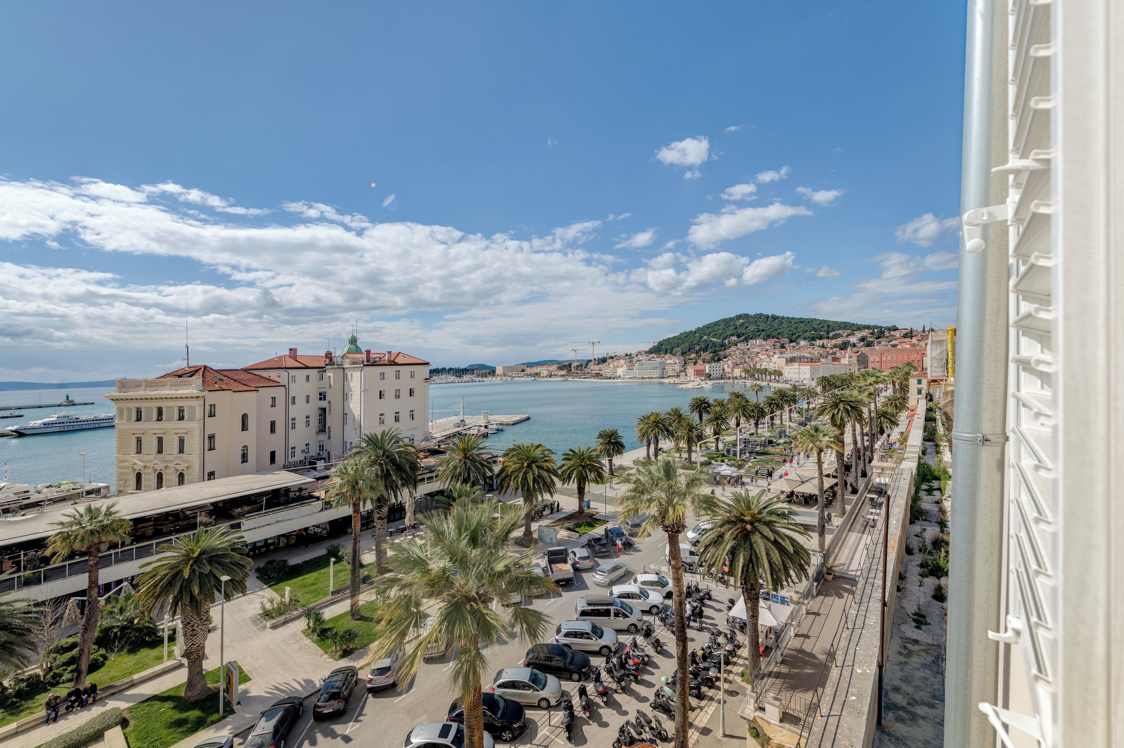 Photo - Grand Palace Luxury Retreat - Tale Of The Sea