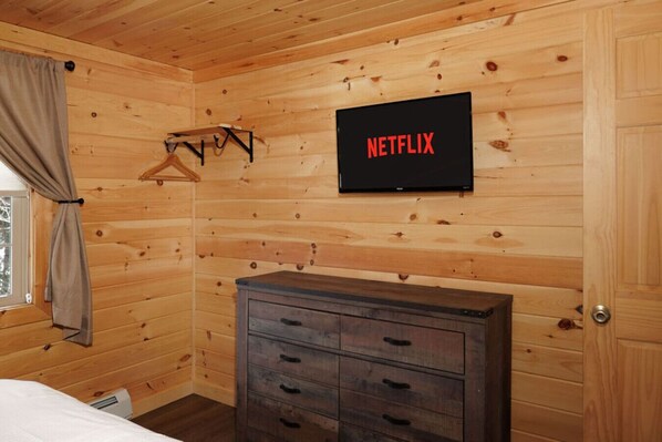 1 habitación, escritorio, tabla de planchar con plancha y wifi 