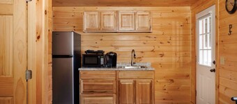 Cozy Log Cabin Lodge Near Ski Resorts