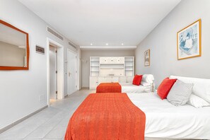 Chalet | 7 bedrooms, iron/ironing board - Bungalow in Maspalomas Near Golf & Beach (San Bartolomé de Tirajana)