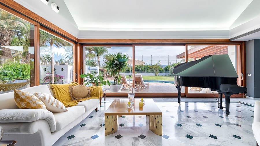 Bungalow in Maspalomas Near Golf & Beach