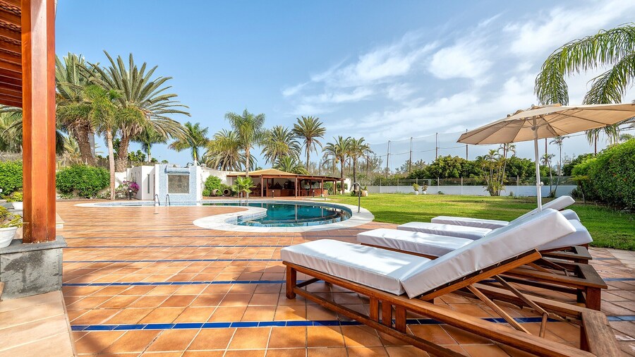 Bungalow in Maspalomas Near Golf & Beach