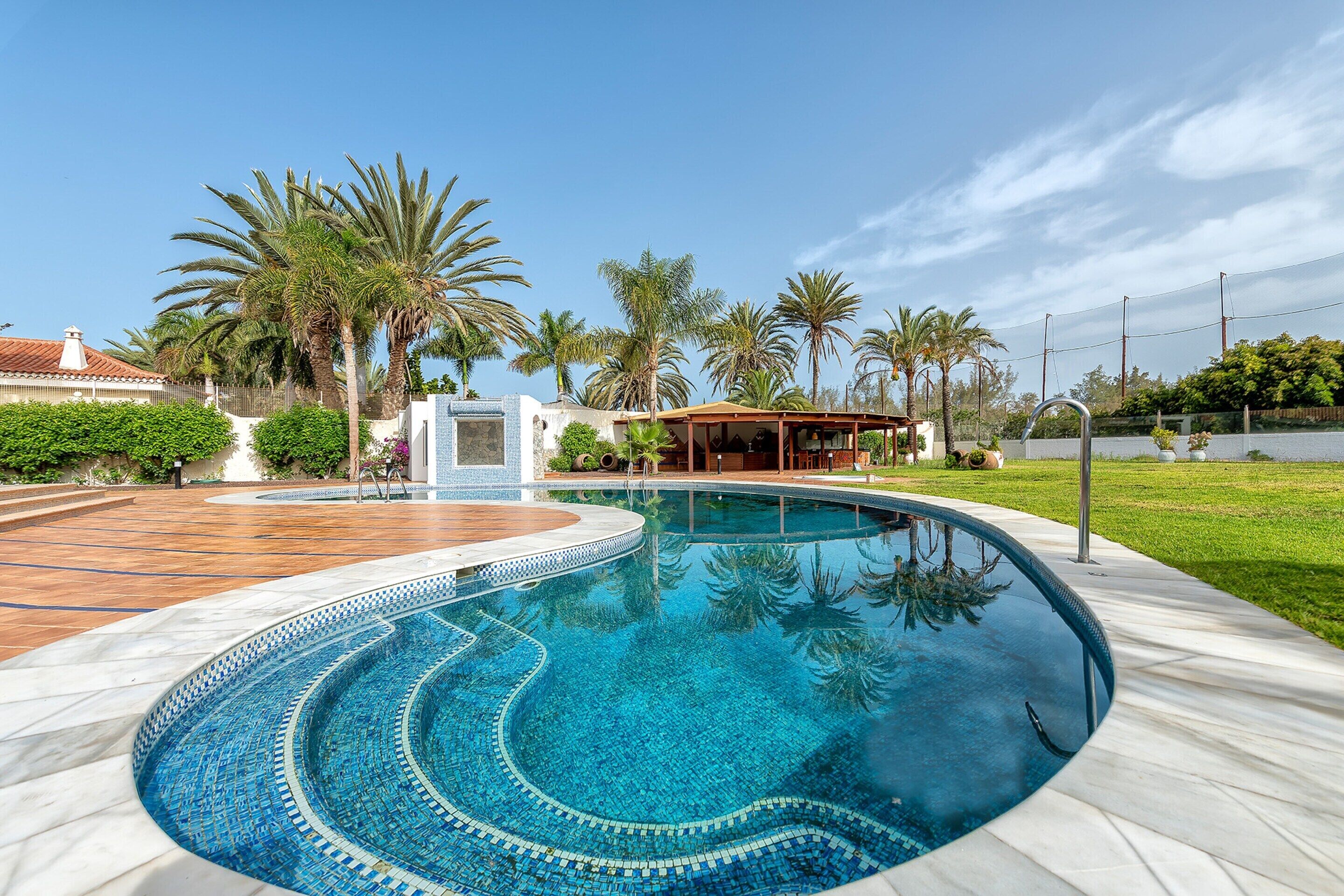 Chalet | Pool | Indoor pool, outdoor pool