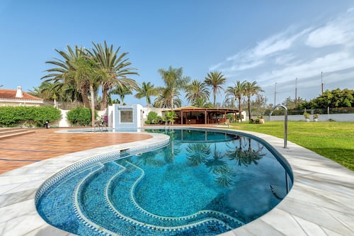 Chalet | Pool | Indoor pool, outdoor pool