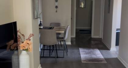 Skipper 3- Charming 1-bedroom apartment in Rockingham with WiFi, AC