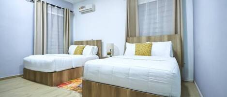 2 bedrooms, iron/ironing board, WiFi, bed sheets