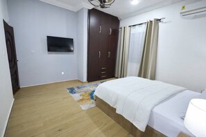 2 Schlafzimmer, Bügeleisen/Bügelbrett, WLAN, Bettwäsche