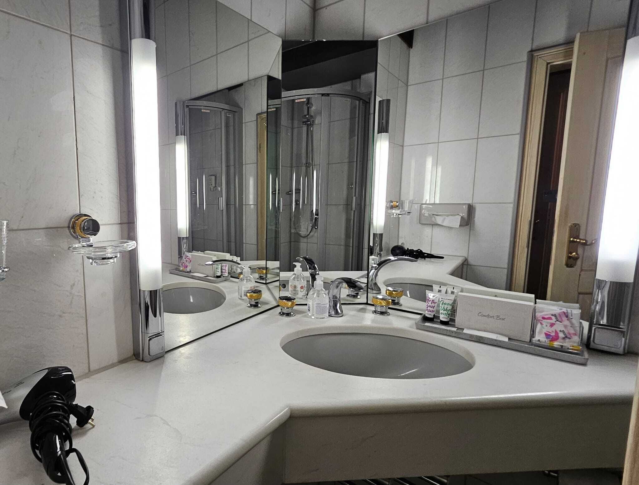Comfort-Einzelzimmer, Stadtblick | Badezimmer