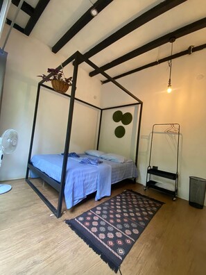 1 camera, Wi-Fi, lenzuola