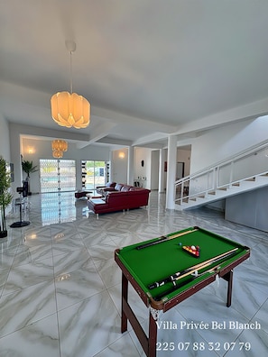 Games room - Private villa Bel Blanch, idyllic location 8 PCS (Assinie mafia)