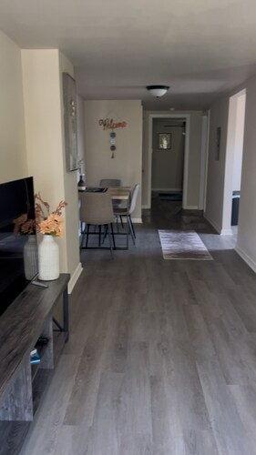 Skipper 4 - Lovely 1-bedroom apartment in welcoming Rockingham with WiFi, AC