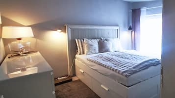1 bedroom, iron/ironing board, bed sheets