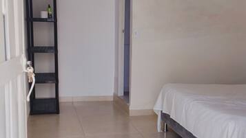 1 habitación, wifi y ropa de cama