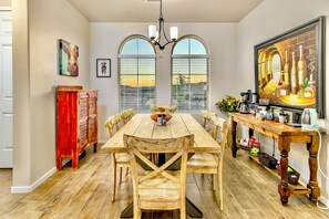 Dining - Modern High Desert 3BR Retreat (Las Cruces)
