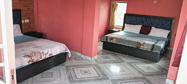 4 habitaciones, tabla de planchar con plancha y wifi