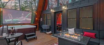 Kiss & Don’t Tell - A Red Room Escape for Two