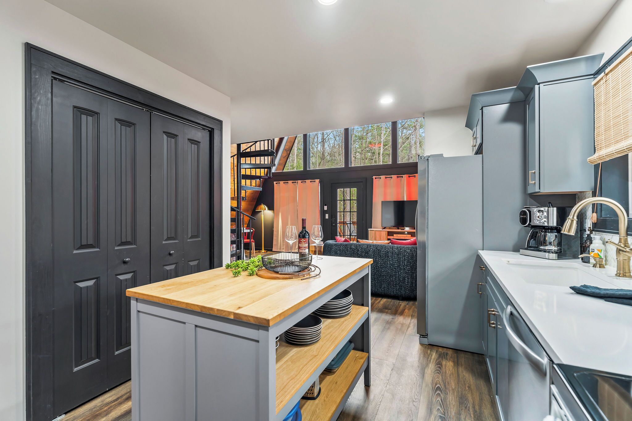 電子レンジ、オーブン、コンロ、食器洗い機