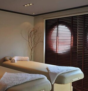 Tractaments facials, manicures i pedicures i massatges 
