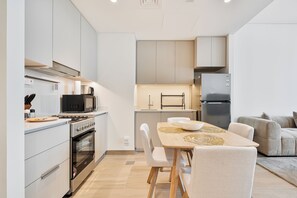 Fridge, microwave, oven, stovetop