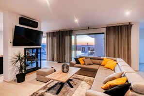 Luxury Villa, Mobility Accessible, Private Pool | Living area