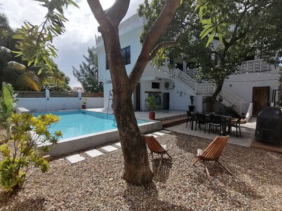 Downtown Dangriga! North American style and comfort with pool. Everything nearby