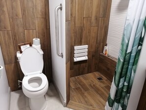 Bruser, hårtørrer, håndklæder, Sæbe