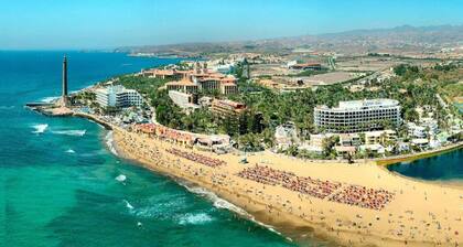 Villa in Maspalomas With Heated Pool & Golf Views