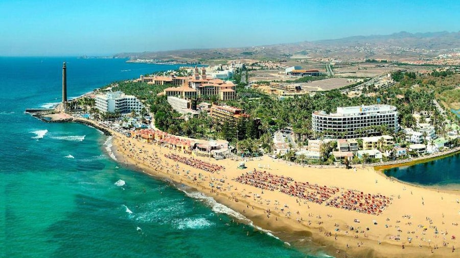 Villa in Maspalomas With Heated Pool & Golf Views