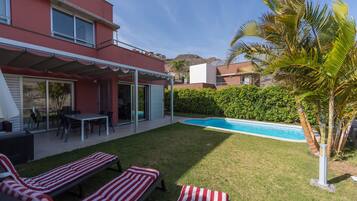 Vila | Kolam renang | Kolam renang indoor dan kolam renang outdoor