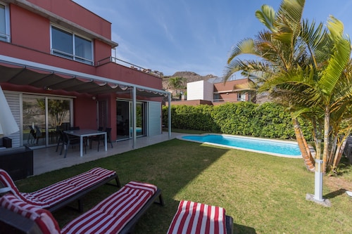Villa in Maspalomas With Heated Pool & Golf Views