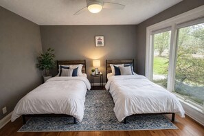 3 makuuhuonetta, silitysrauta/-lauta, Wi-Fi, vuodevaatteet