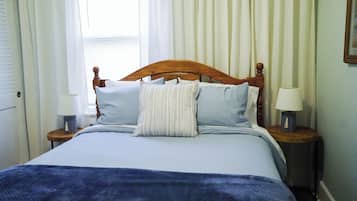 3 Schlafzimmer, Schreibtisch, Bügeleisen/Bügelbrett, Reisekinderbett