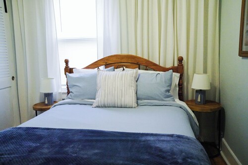 Coastal 3-BR Lower Near Lake MI and Downtown Sheboygan