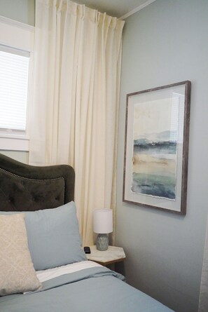 3 bedrooms, desk, iron/ironing board, travel cot