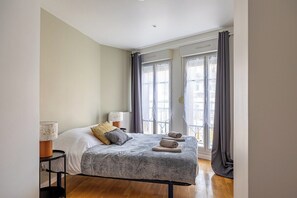 2 Schlafzimmer, Schreibtisch, Bügeleisen/Bügelbrett, Internetzugang