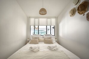 1 chambre, fer et planche à repasser, accès Internet, draps fournis