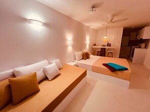 Fer et planche à repasser, lit parapluie, Wi-Fi gratuit, draps fournis