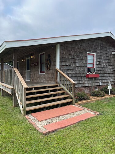Pleasant 2 bedroom farmhouse