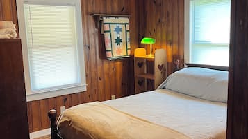 2 bedrooms, desk, free WiFi, bed sheets