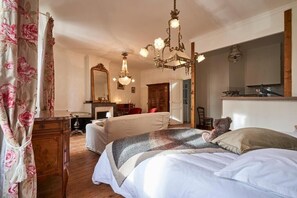 5 chambres, accès Internet, draps fournis