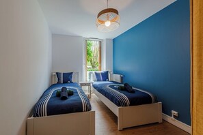3 bedrooms, internet, bed sheets
