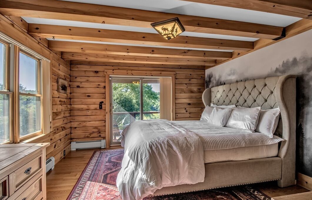 6 bedrooms, iron/ironing board, travel crib, free WiFi