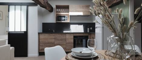 Fridge, microwave, oven, dishwasher