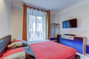 Bügeleisen/Bügelbrett, Internetzugang, Bettwäsche